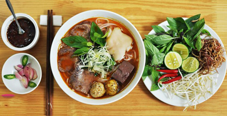 Vietnamese soup, the miracle in a bowl of “Bún Bò Huế” 